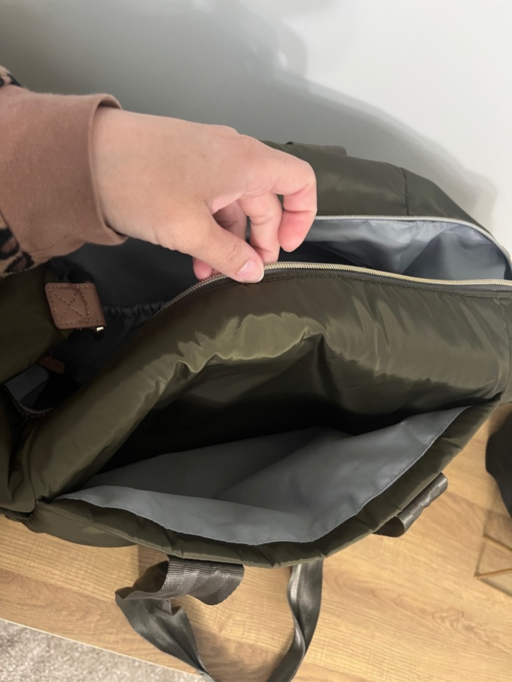 Skip Hop - Olive Green Quilted Baby Diaper Bag with Tan Accents - Picture 8 of 10